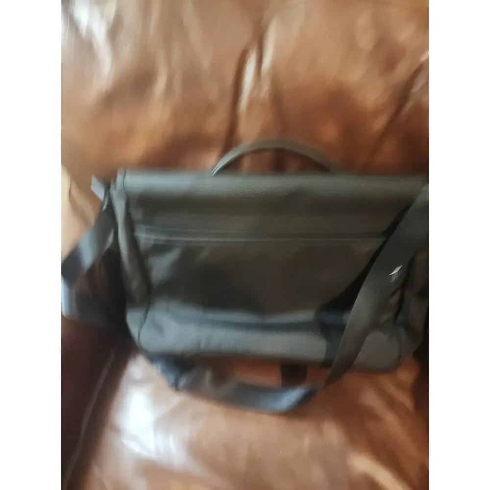 Tumi Black 15